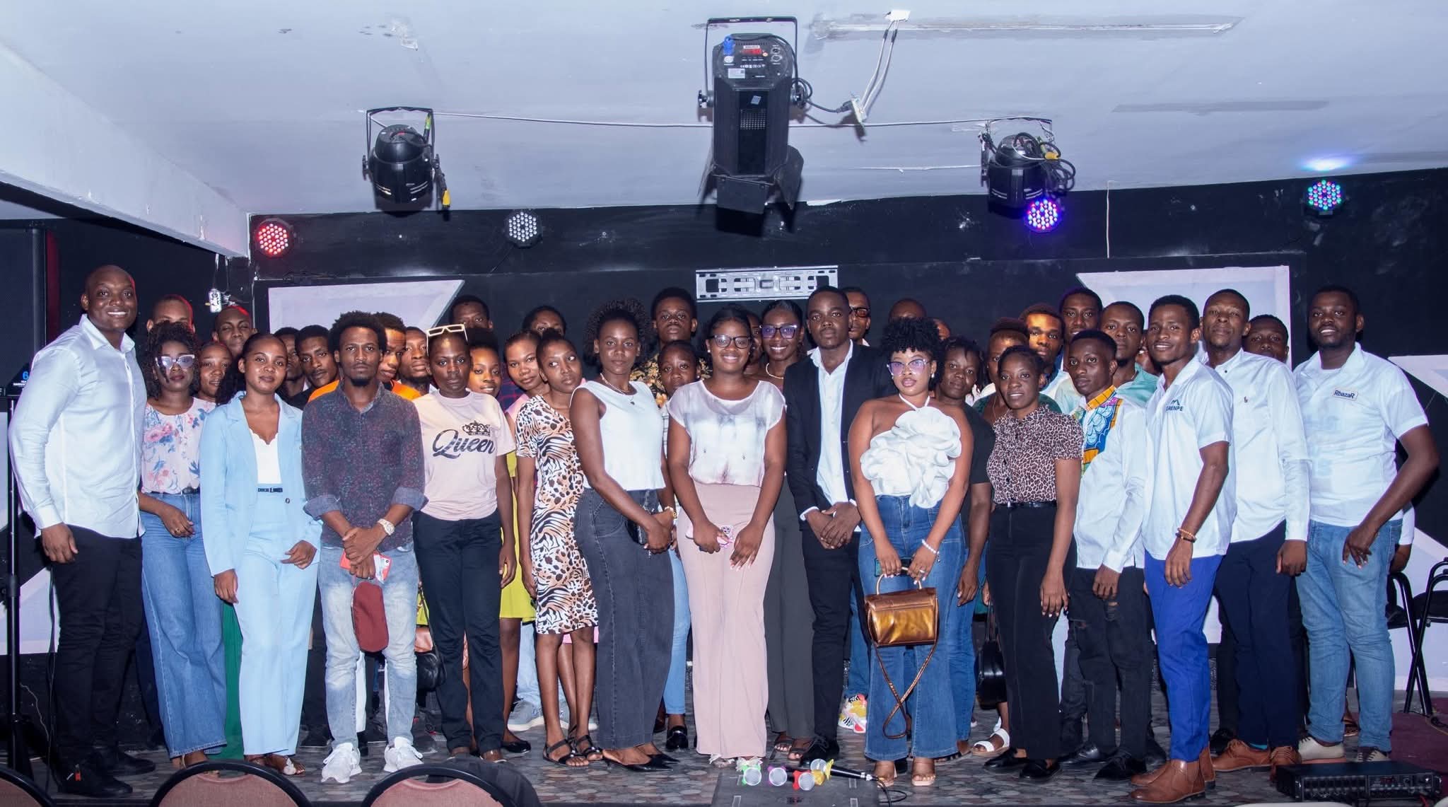Photo de groupe du forum d'orientation professionnelle