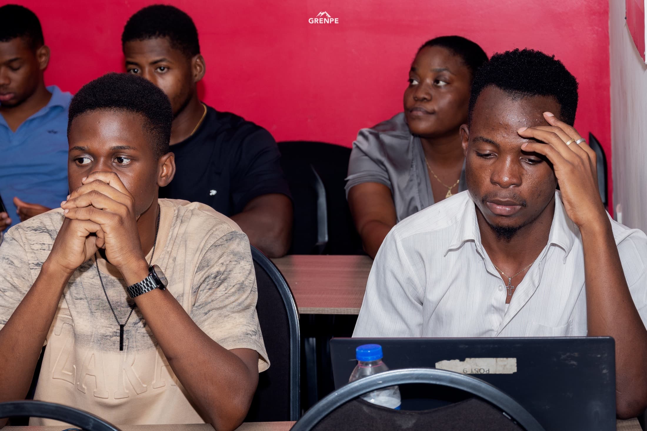 Jeunes professionnels participant à la formation de GRENPE